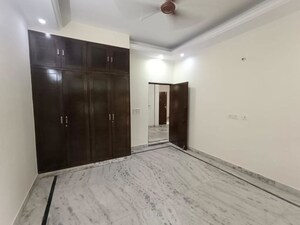 Room in 3 BHK Builder Floor at Ansal Plaza Sector-23, Sector 23 – for Rent