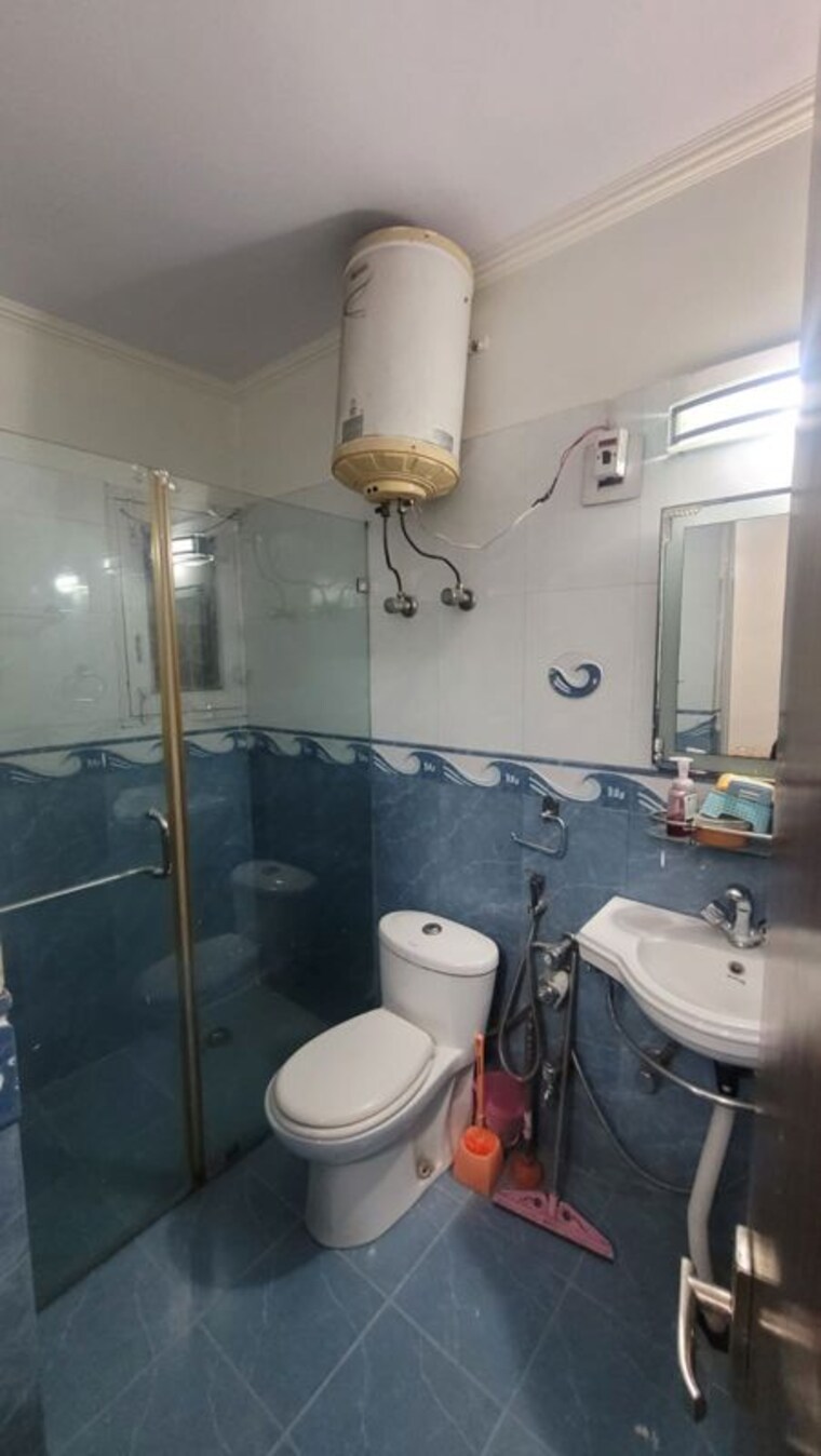 Attached Bathroom, vasant kunj 3 Bedroom 1500 Sq.Ft. Apartment In Vasant Kunj Delhi 10212577
