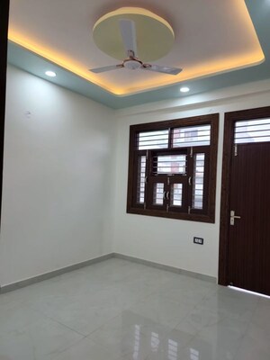 Room in 3 BHK Builder Floor at ML 73 Avenue, Sector 73 – for Sale