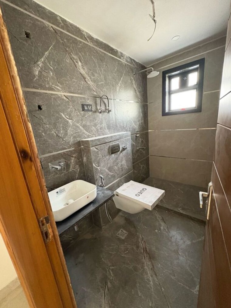 Bathroom, ansal-plaza-sector-23 3 Bedroom 1850 Sq.Ft. Builder Floor In Sector 23 Gurgaon 10212581