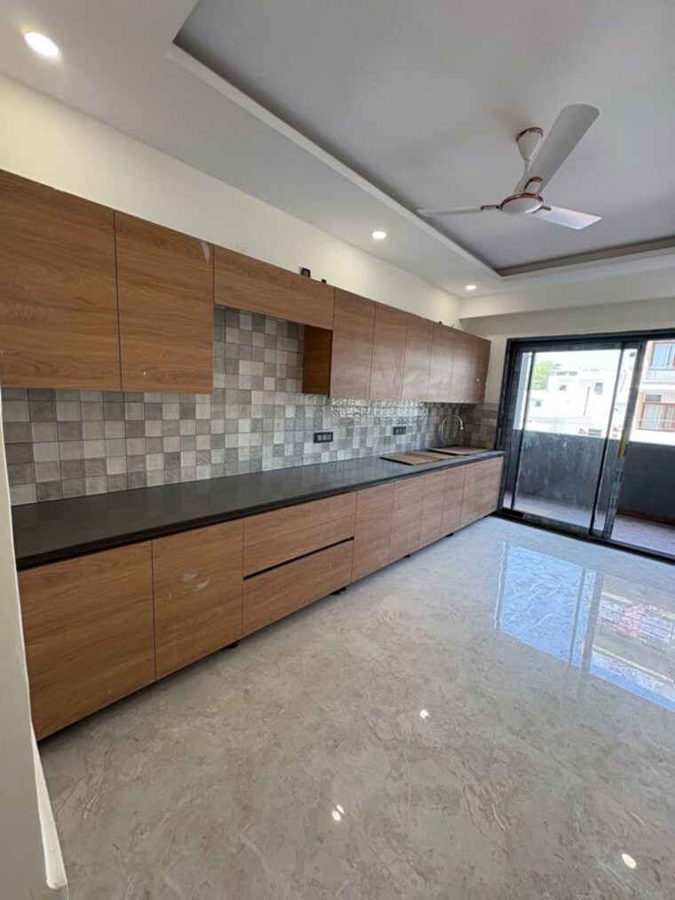 Kitchen, ansal-plaza-sector-23 3 Bedroom 1850 Sq.Ft. Builder Floor In Sector 23 Gurgaon 10212581