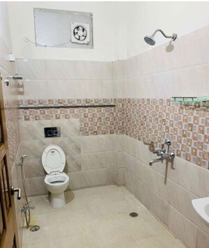 Bathroom in 3.5 BHK Villa at Gomti Nagar – for Rent
