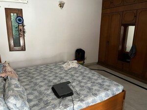 Team Area in 2.5 BHK Apartment at Vasant Kunj – for Rent