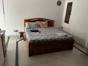 Bedroom in 2.5 BHK Apartment at Vasant Kunj – for Rent