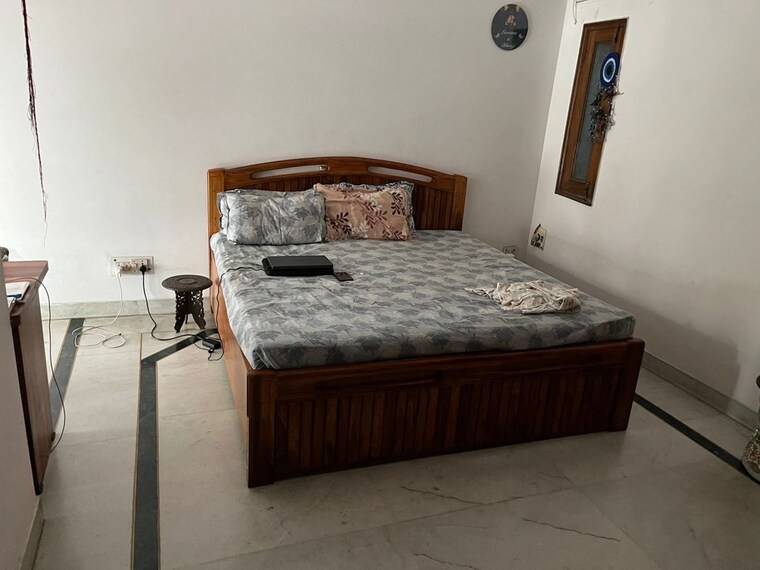Bedroom, vasant kunj 2.5 Bedroom 1600 Sq.Ft. Apartment In Vasant Kunj Delhi 10212585