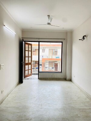 Room in 2 BHK Builder Floor at Ansal Plaza Sector-23, Sector 23 – for Rent
