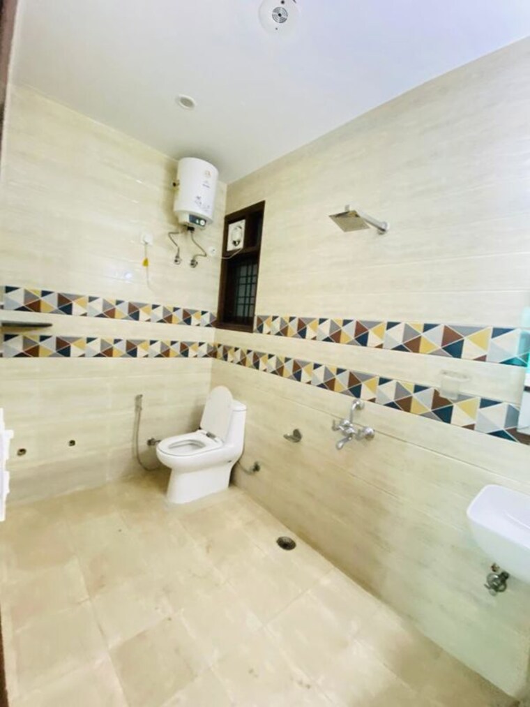Bathroom, ansal-plaza-sector-23 2 Bedroom 1750 Sq.Ft. Builder Floor In Sector 23 Gurgaon 10212588