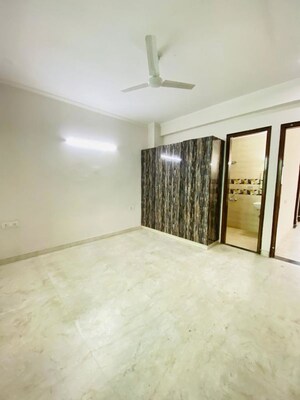 Room in 2 BHK Builder Floor at Ansal Plaza Sector-23, Sector 23 – for Rent