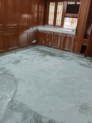 Parking in 3.5 BHK Apartment at Vasant Kunj – for Rent