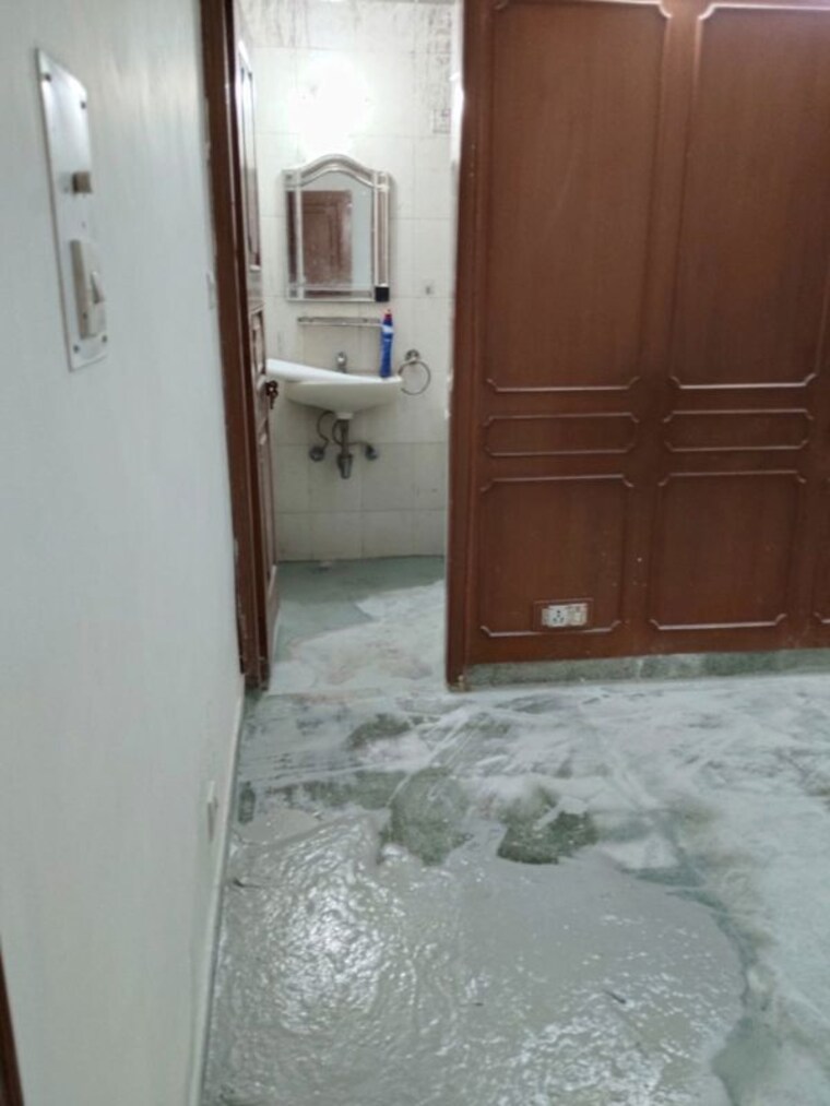 Bathroom, vasant kunj 3.5 Bedroom 2200 Sq.Ft. Apartment In Vasant Kunj Delhi 10212596