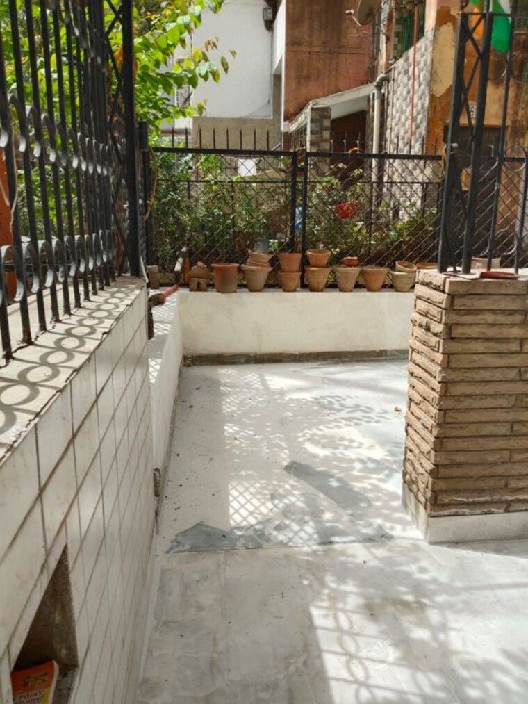 Balcony, vasant kunj 3.5 Bedroom 2200 Sq.Ft. Apartment In Vasant Kunj Delhi 10212596