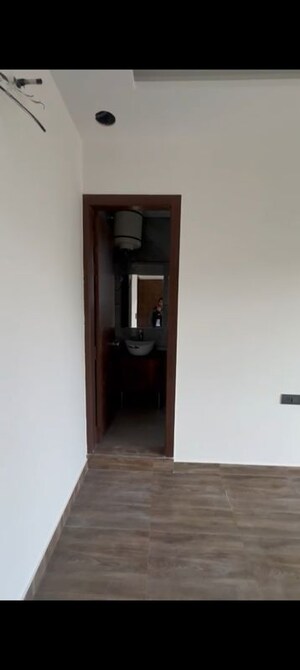 Room in 3 BHK Apartment at Palam Vihar Residents Association, Palam Vihar – for Rent