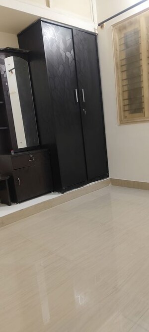 Room in 2 BHK Builder Floor at Jeevan Bima Nagar – for Rent