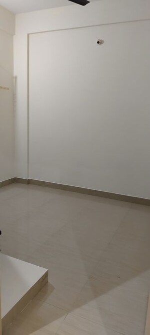 Room in 2 BHK Builder Floor at Jeevan Bima Nagar – for Rent