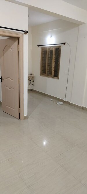 Room in 2 BHK Builder Floor at Jeevan Bima Nagar – for Rent