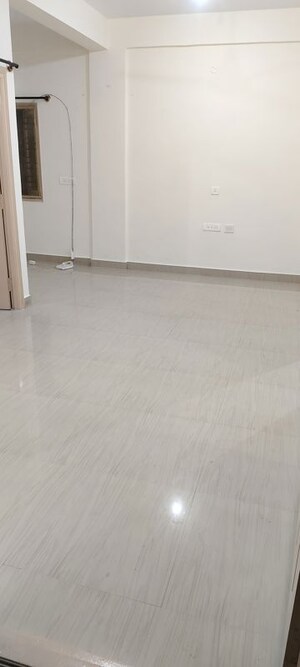 Room in 2 BHK Builder Floor at Jeevan Bima Nagar – for Rent