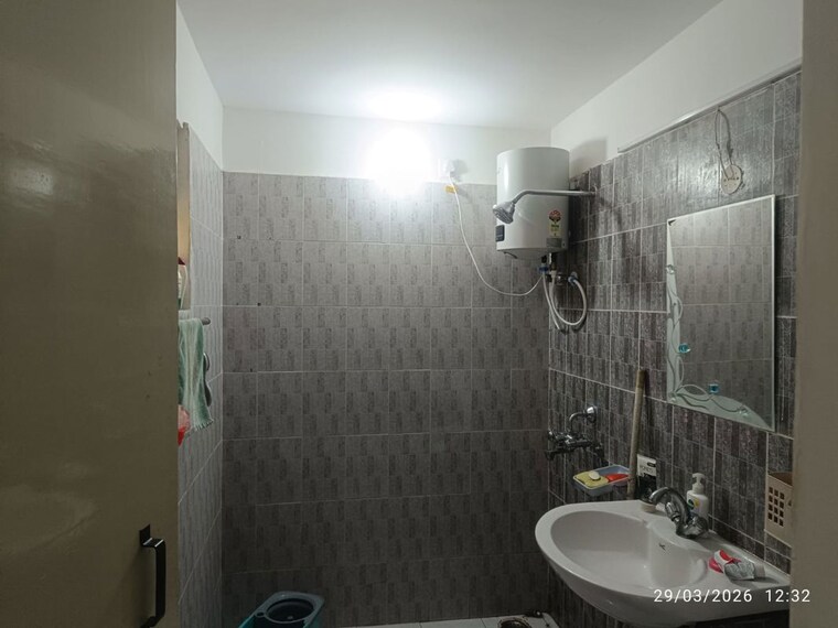 Bathroom, gomti nagar 2 Bedroom 1100 Sq.Ft. Apartment In Gomti Nagar Lucknow 10212639