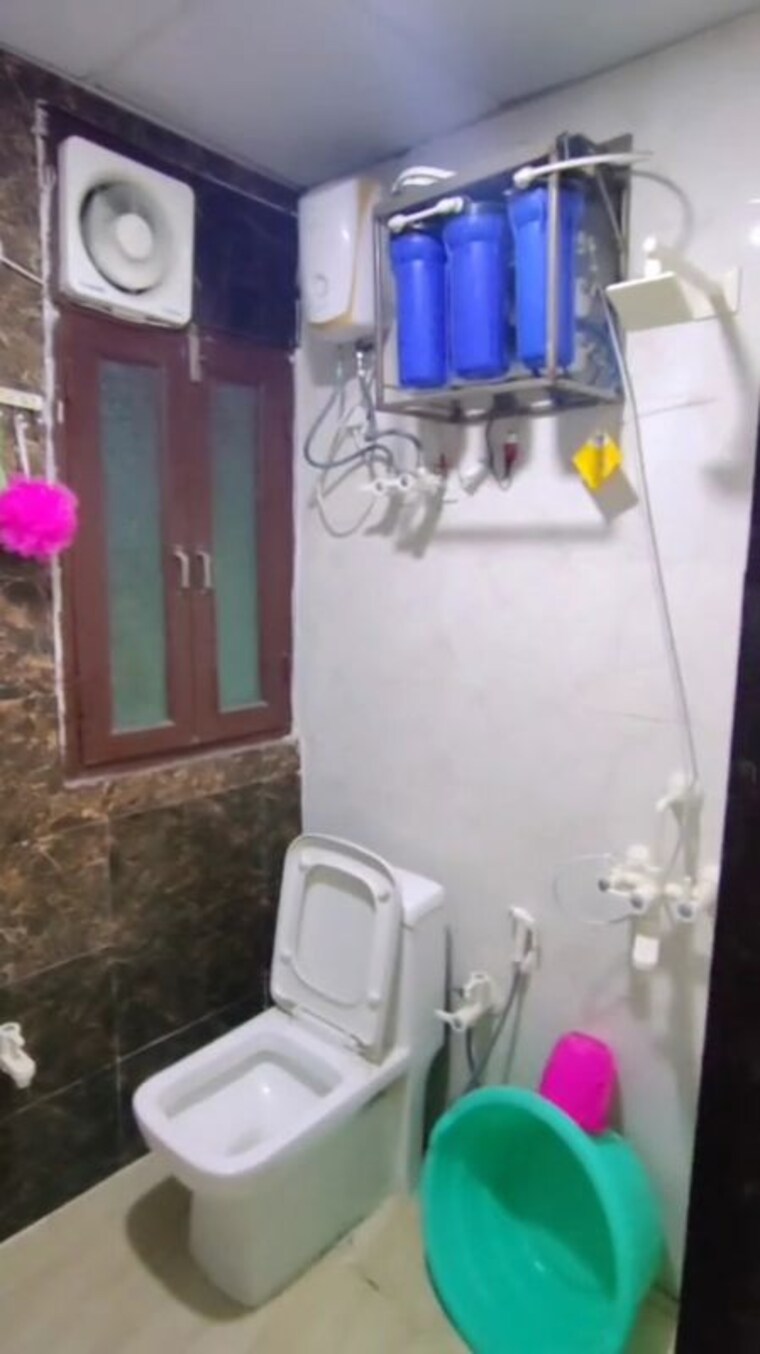 Attached Bathroom, sector 104 3 Bedroom 1400 Sq.Ft. Builder Floor In Sector 104 Noida 10212648