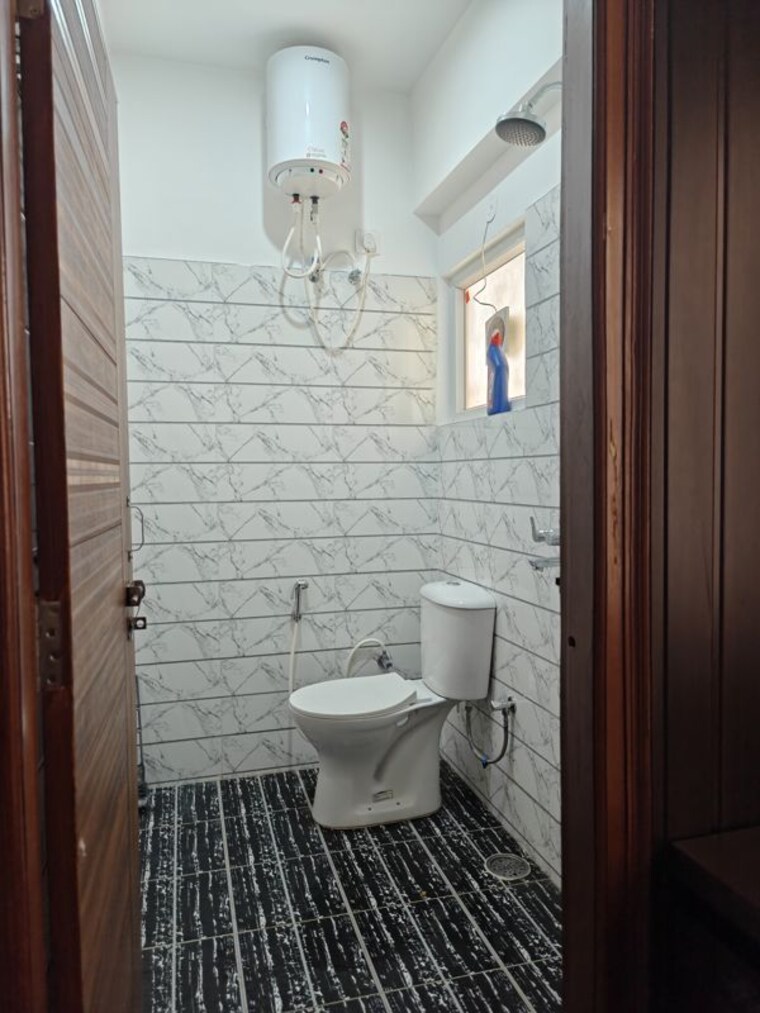 Bathroom, kulhan 4 Bedroom 2080 Sq.Ft. Apartment In Kulhan Dehradun 10212635