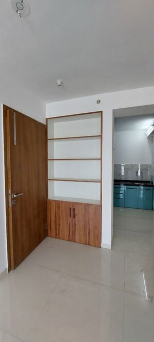 Room in 3 BHK Apartment at Majestique Signature Towers, Balewadi – for Rent