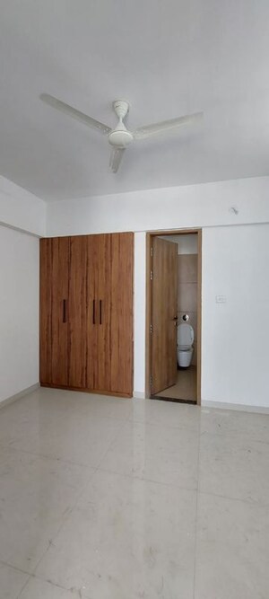 Room in 3 BHK Apartment at Majestique Signature Towers, Balewadi – for Rent