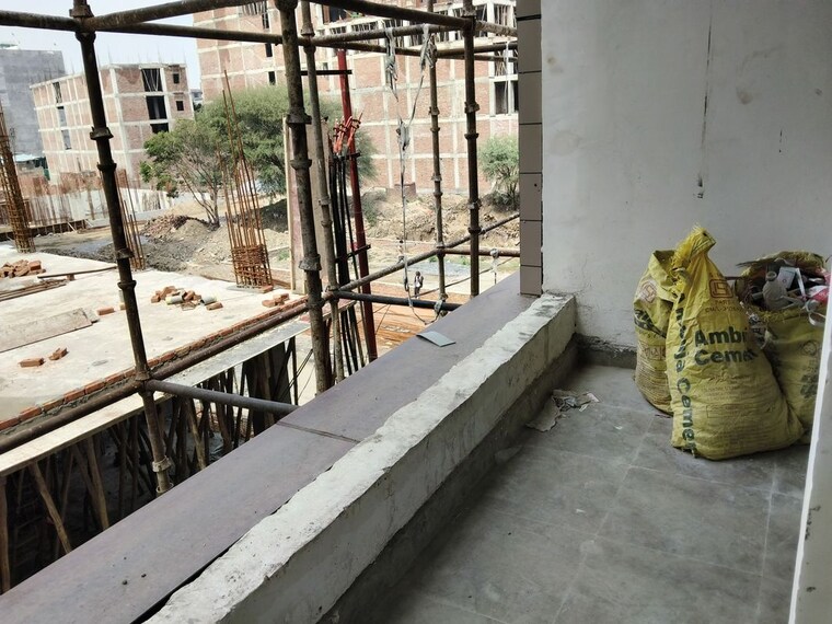 Balcony, sector 73 2 Bedroom 950 Sq.Ft. Builder Floor In Sector 73 Noida 10212652