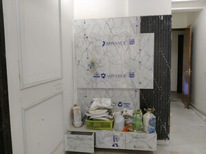 Room in 2 BHK Builder Floor at Sector 73 – for Sale