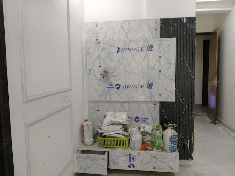 Room, sector 73 2 Bedroom 950 Sq.Ft. Builder Floor In Sector 73 Noida 10212652