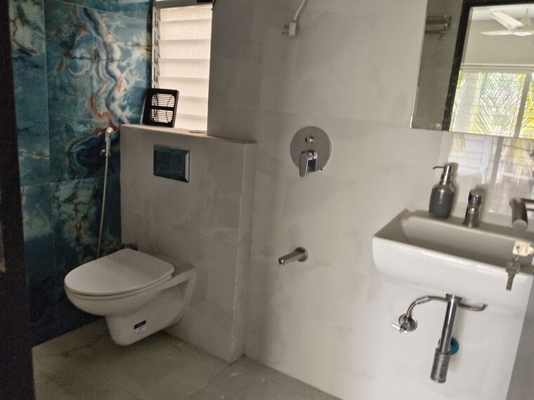 Bathroom, vile parle west 2 Bedroom 717 Sq.Ft. Apartment In Vile Parle West Mumbai 10212670