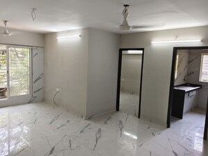 Room in 2 BHK Apartment at Vile Parle West – for Sale