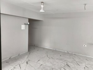 Room in 2 BHK Apartment at Vile Parle West – for Sale