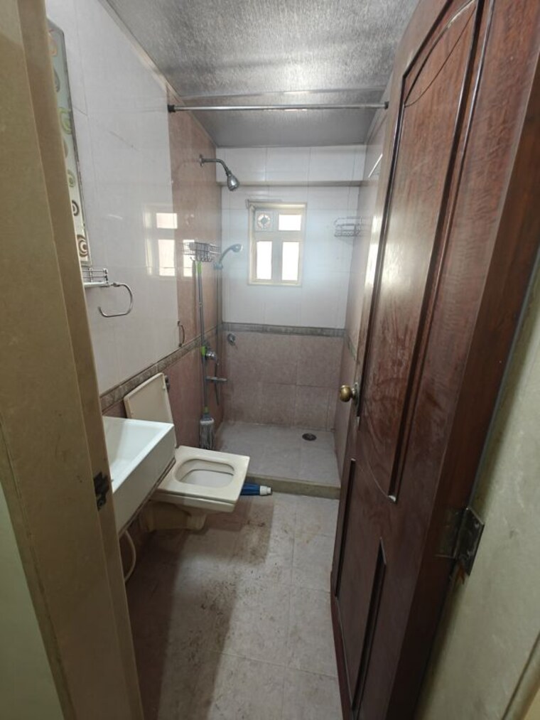 Bathroom, shivaji park 2 Bedroom 750 Sq.Ft. Apartment In Shivaji Park Mumbai 10212676