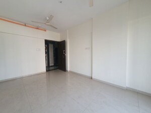 Room in 2 BHK Apartment at Bhoomi Midas, Kurla – for Rent