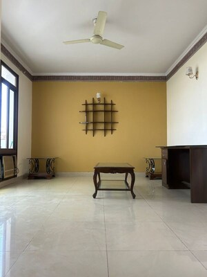 Living Room in 4 BHK Apartment at Orchid Gardens, Sector 54 – for Rent