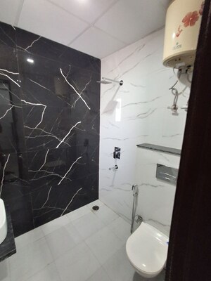 Bathroom in 2 BHK Builder Floor at RWA Residential Society, Sector 40 – for Rent