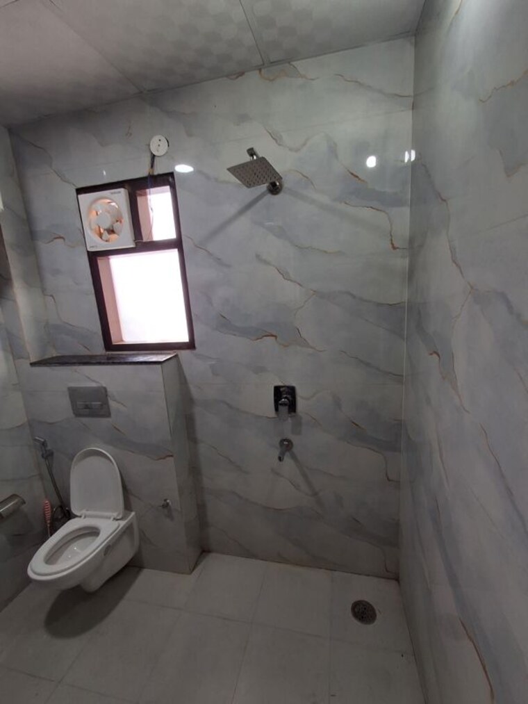 Bathroom, rwa-residential-society 2 Bedroom 190 Sq.Yd. Builder Floor In Sector 40 Gurgaon 10212694