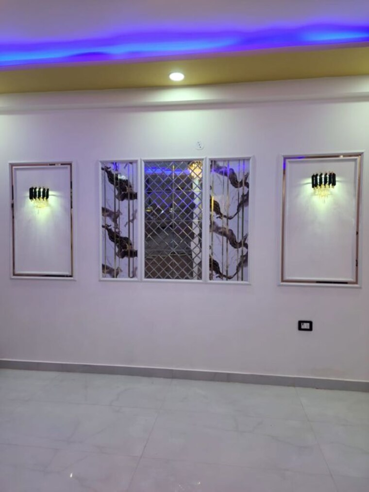 Room, sector 73 4 Bedroom 1650 Sq.Ft. Builder Floor In Sector 73 Noida 10212696