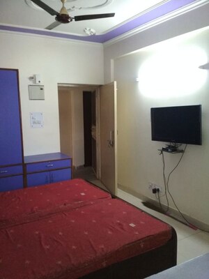 Room in 1 RK Apartment at Ansal Sushant Estate, Sector 52 – for Rent