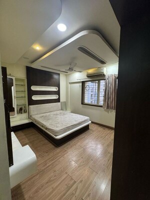 Room in 3 BHK Apartment at Ganesham Phase I, Pimple Saudagar – for Sale