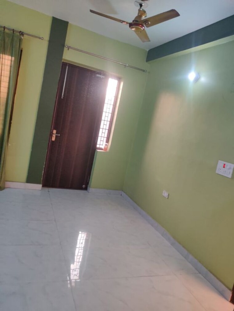 Room, gamma i greater noida 3 Bedroom 120 Sq.Mt. Independent House In Gamma I Greater Noida Greater Noida 10212728