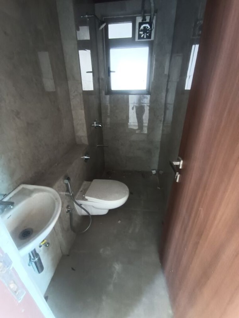 Bathroom, sheth-auris-bliss 2.5 Bedroom 1100 Sq.Ft. Apartment In Malad West Mumbai 10212729
