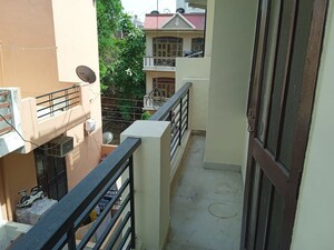 Balcony in 1 BHK Builder Floor at DLF City Gurgaon, Sector 27 – for Rent