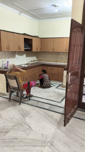 Parking in 2 BHK Builder Floor at Sector 23a – for Rent