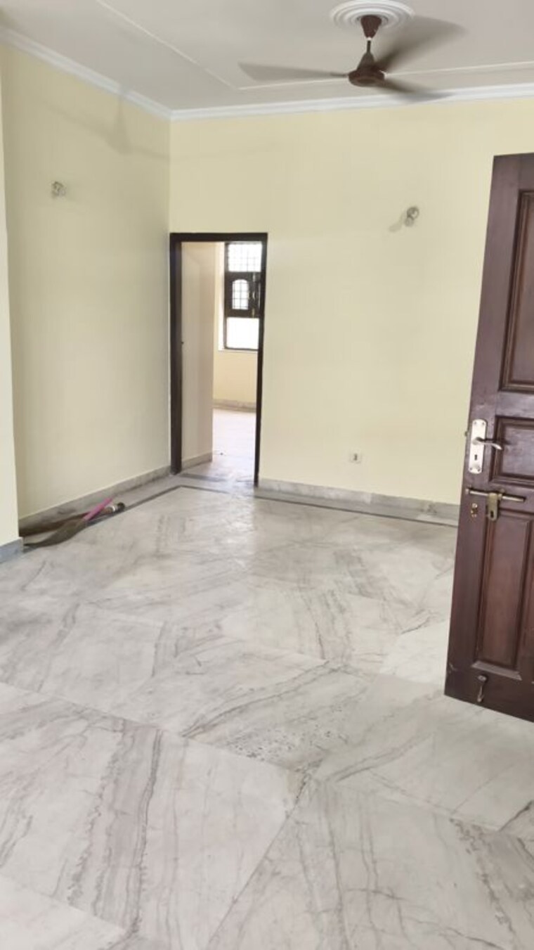 Room, sector 23a 2 Bedroom 1500 Sq.Ft. Builder Floor In Sector 23a Gurgaon 10212755