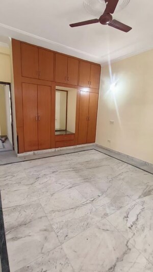Room in 2 BHK Builder Floor at Sector 23a – for Rent