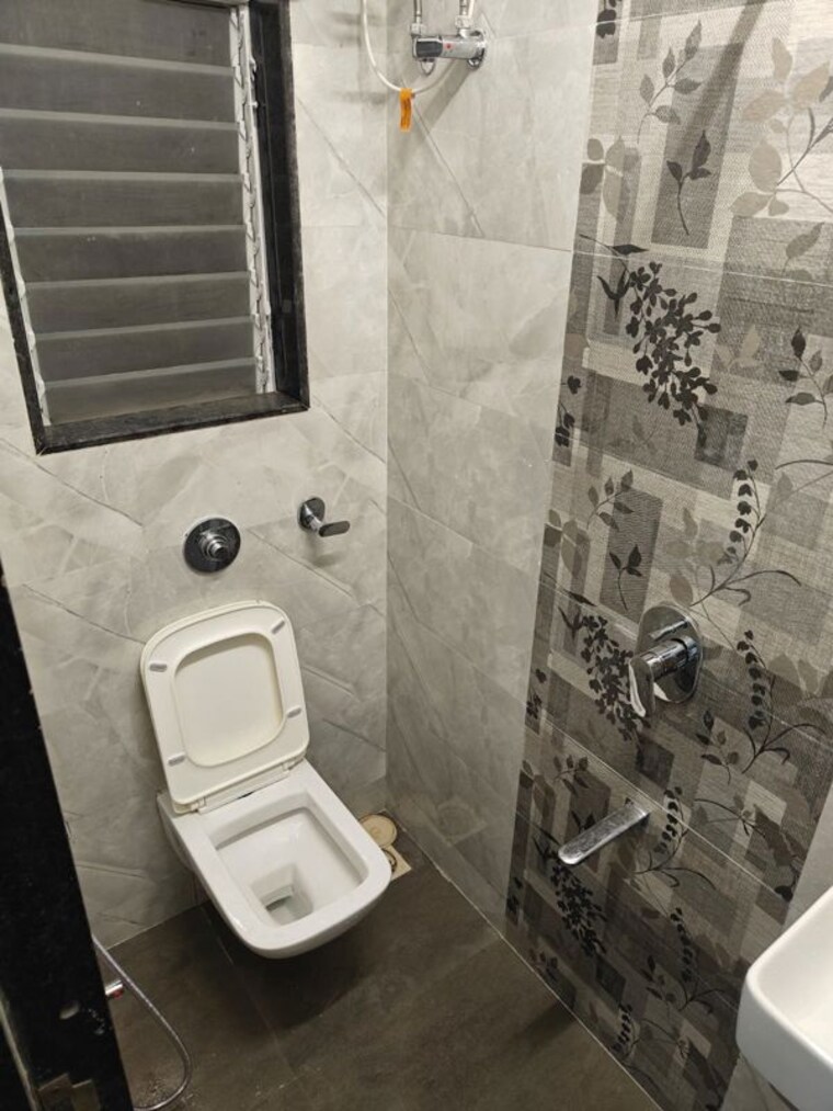 Bathroom, adityaraj-shivraj 1 Bedroom 390 Sq.Ft. Apartment In Vikhroli East Mumbai 10212763