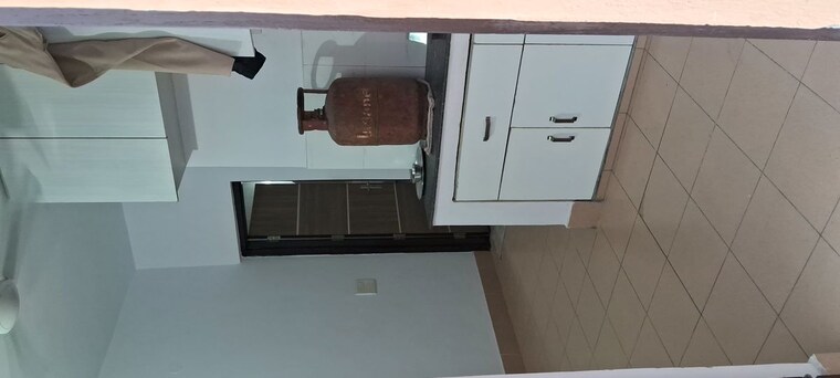 Kitchen, sarita vihar 2 Bedroom 800 Sq.Ft. Apartment In Sarita Vihar Delhi 10212774