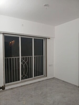 Room in 2 BHK Apartment at Vaibhavlaxmi East Syde, Ghatkopar East – for Rent