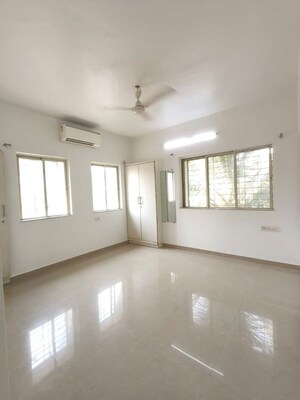 Room in 3 BHK Apartment at Mathwad Prangan, Kothrud – for Rent
