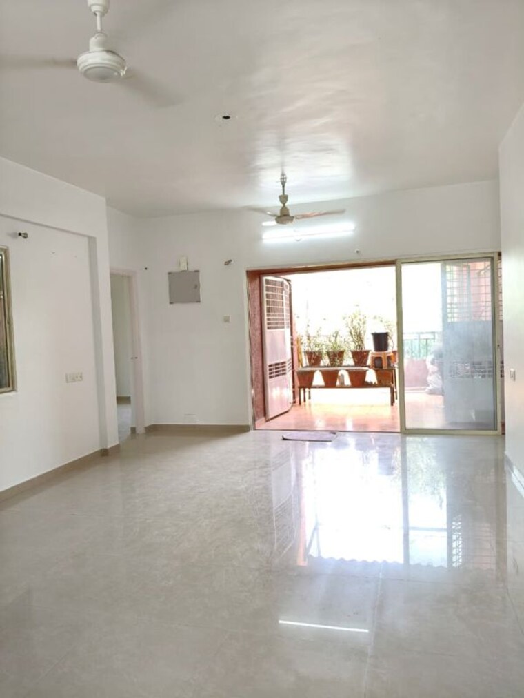Room, mathwad-prangan 3 Bedroom 1250 Sq.Ft. Apartment In Kothrud Pune 10212785